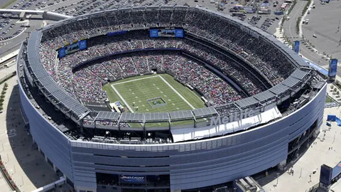 “2025中超联赛第二轮广州富力惨败广州恒大 0-5，高准翼展现C罗级进球风采”