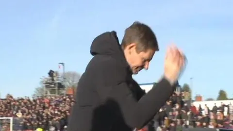 曼联战胜曼城，夺得足总杯桂冠